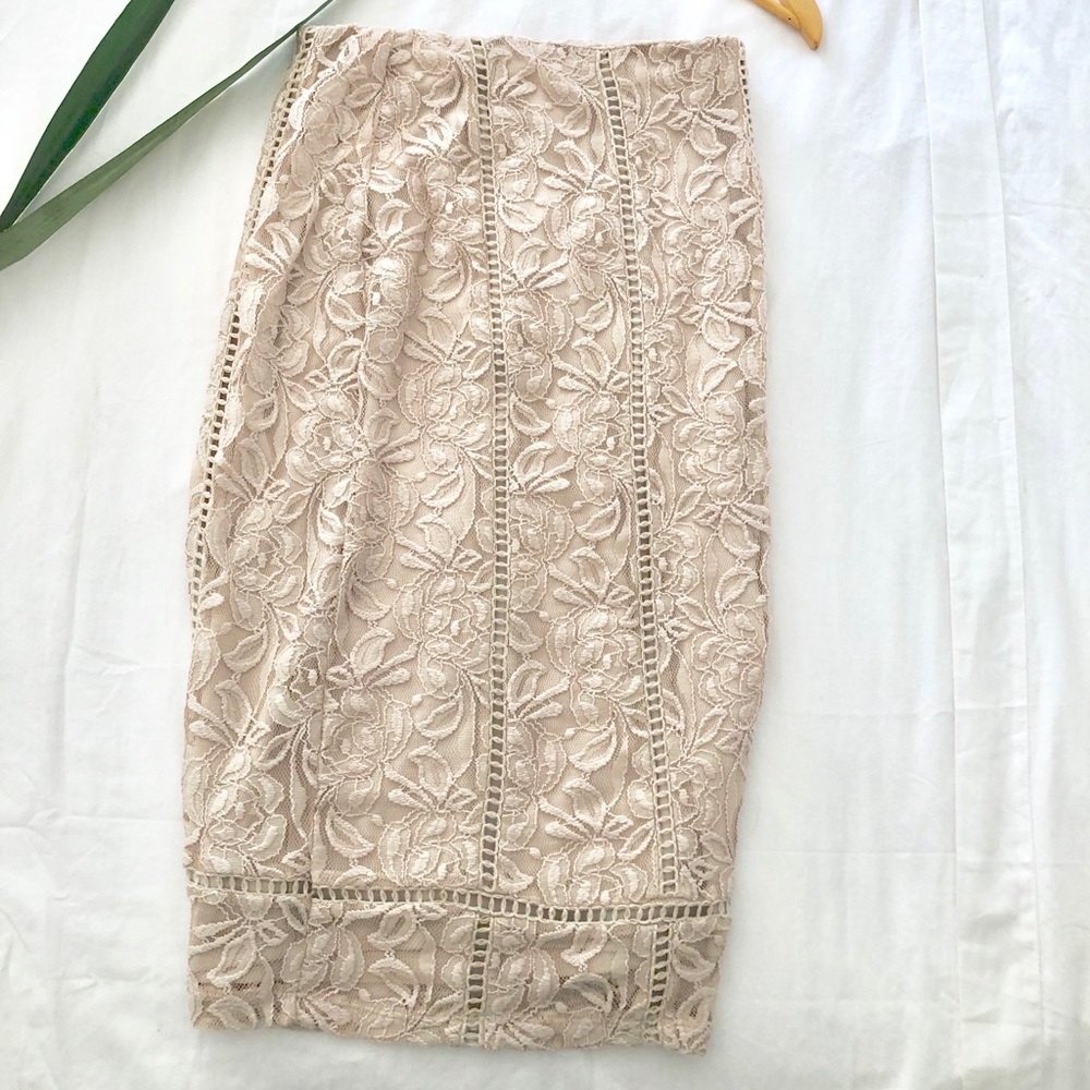 Lace detail pencil skirt - size small